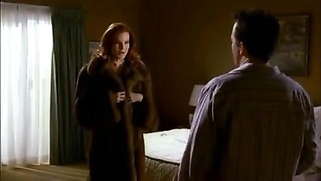 Marcia Cross - Desperate Housewives s1e06